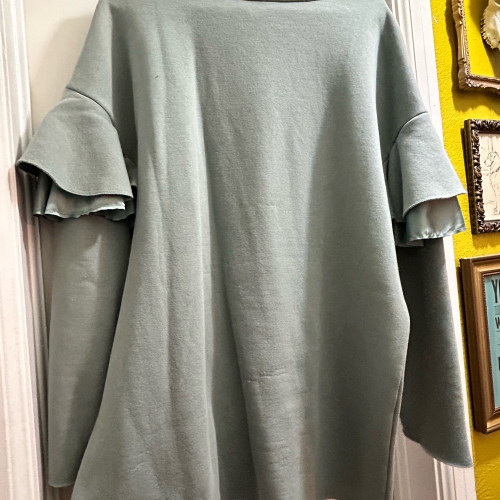 H&M Ruffle Sleeve Sweatshirt - Light Green / Grey